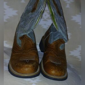 Women's Size US 9B EUR 40M Ariat Fatbaby Boots